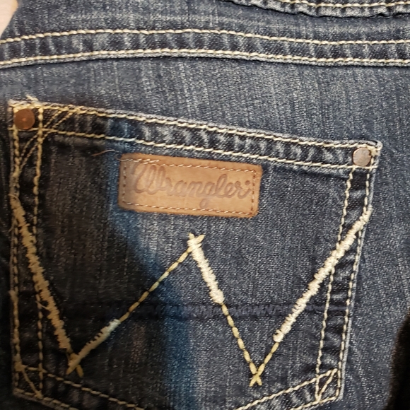 Jeans - Picture 2 of 4
